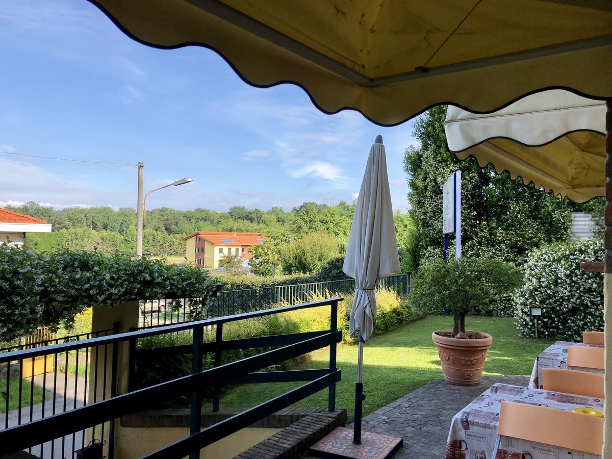 Hotel Visconti Cardano Al Campo Exteriér fotografie